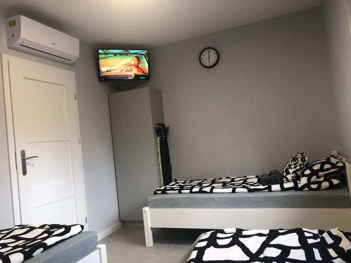 Klimatyzowane Apartamenty I Pokoje Przy Targach Κίελτσε Εξωτερικό φωτογραφία