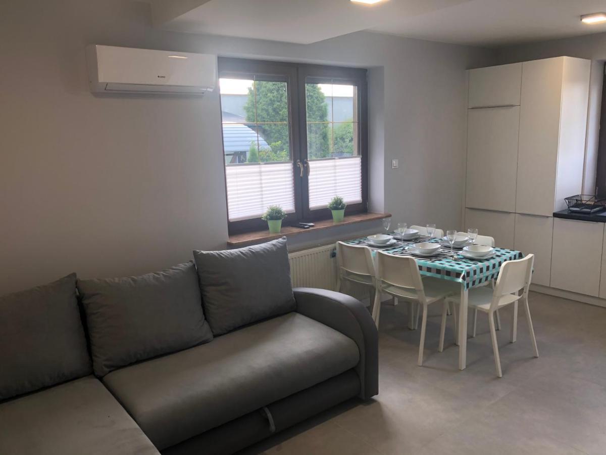 Klimatyzowane Apartamenty I Pokoje Przy Targach Κίελτσε Εξωτερικό φωτογραφία