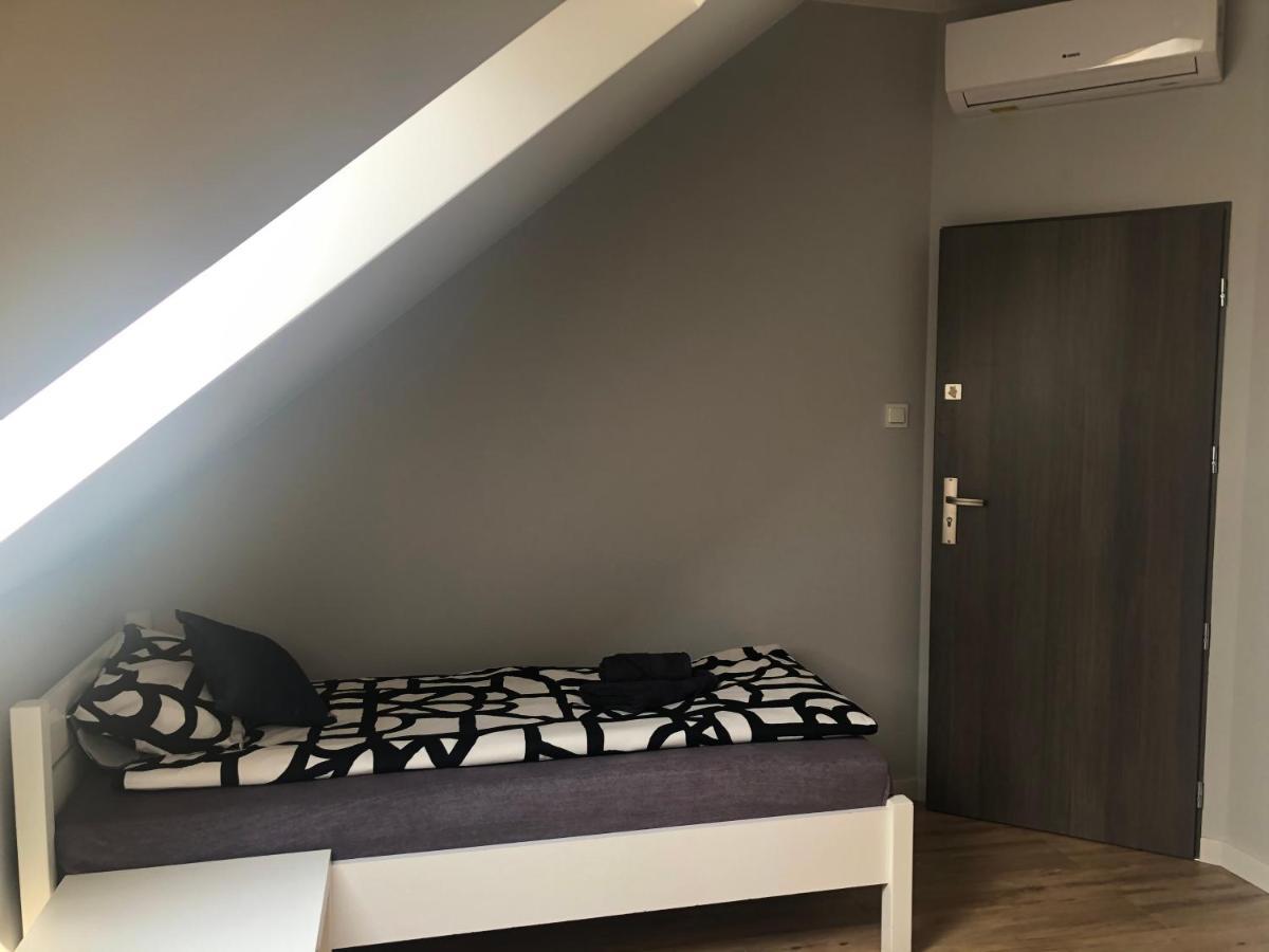 Klimatyzowane Apartamenty I Pokoje Przy Targach Κίελτσε Εξωτερικό φωτογραφία