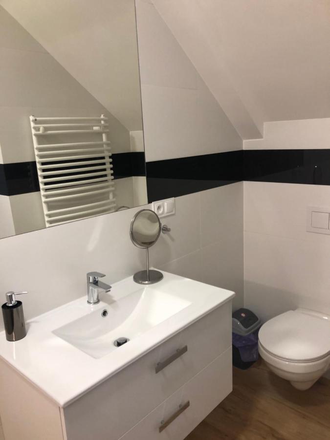 Klimatyzowane Apartamenty I Pokoje Przy Targach Κίελτσε Εξωτερικό φωτογραφία