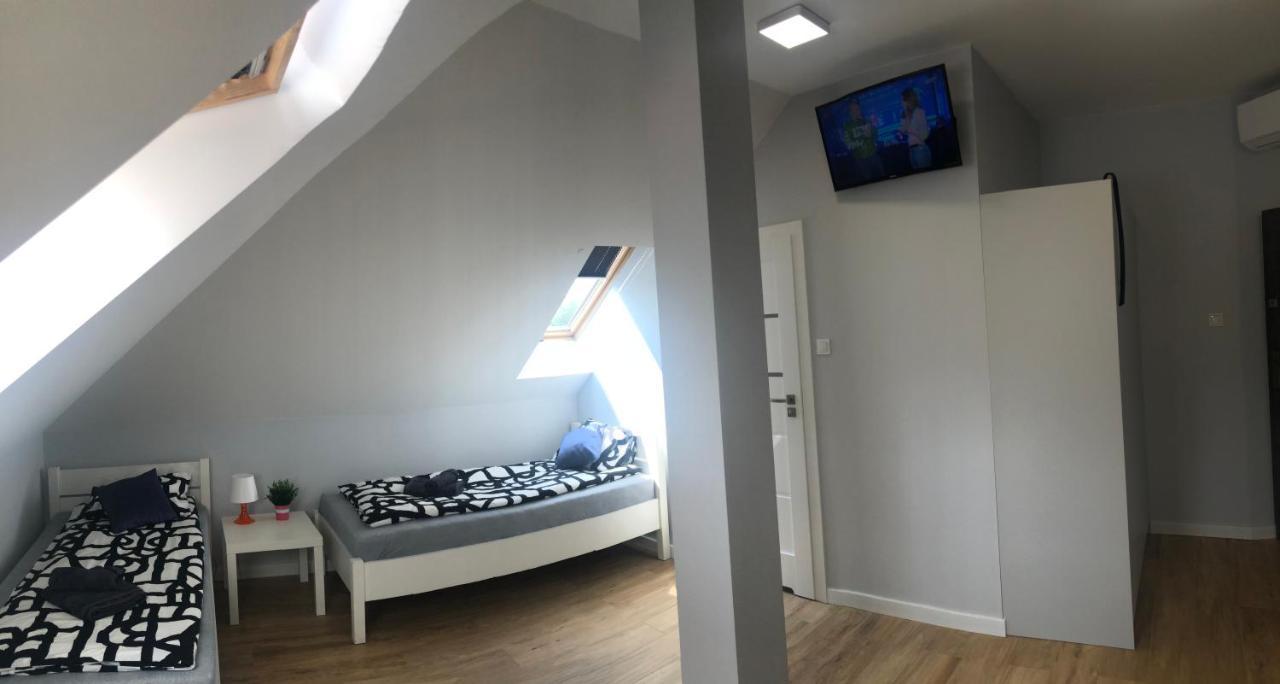 Klimatyzowane Apartamenty I Pokoje Przy Targach Κίελτσε Εξωτερικό φωτογραφία