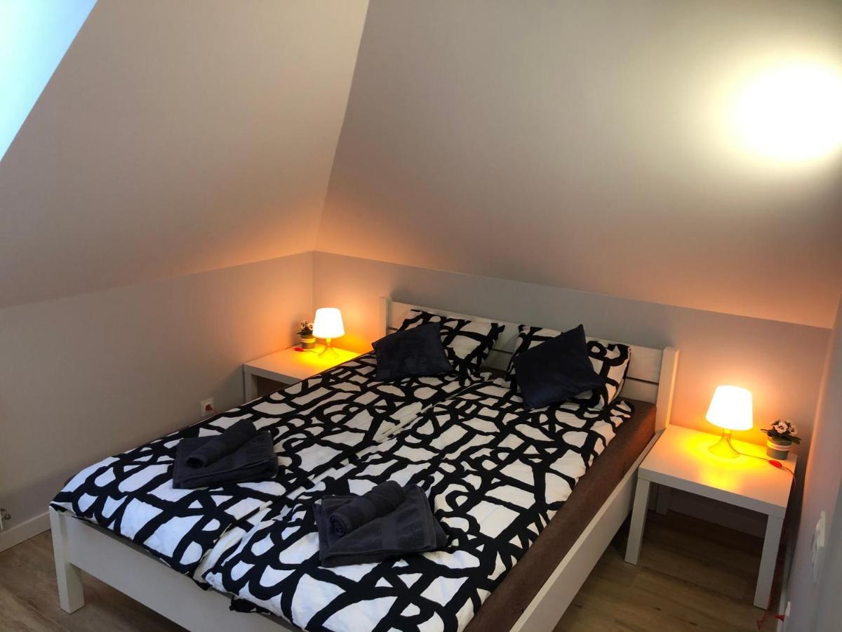 Klimatyzowane Apartamenty I Pokoje Przy Targach Κίελτσε Εξωτερικό φωτογραφία
